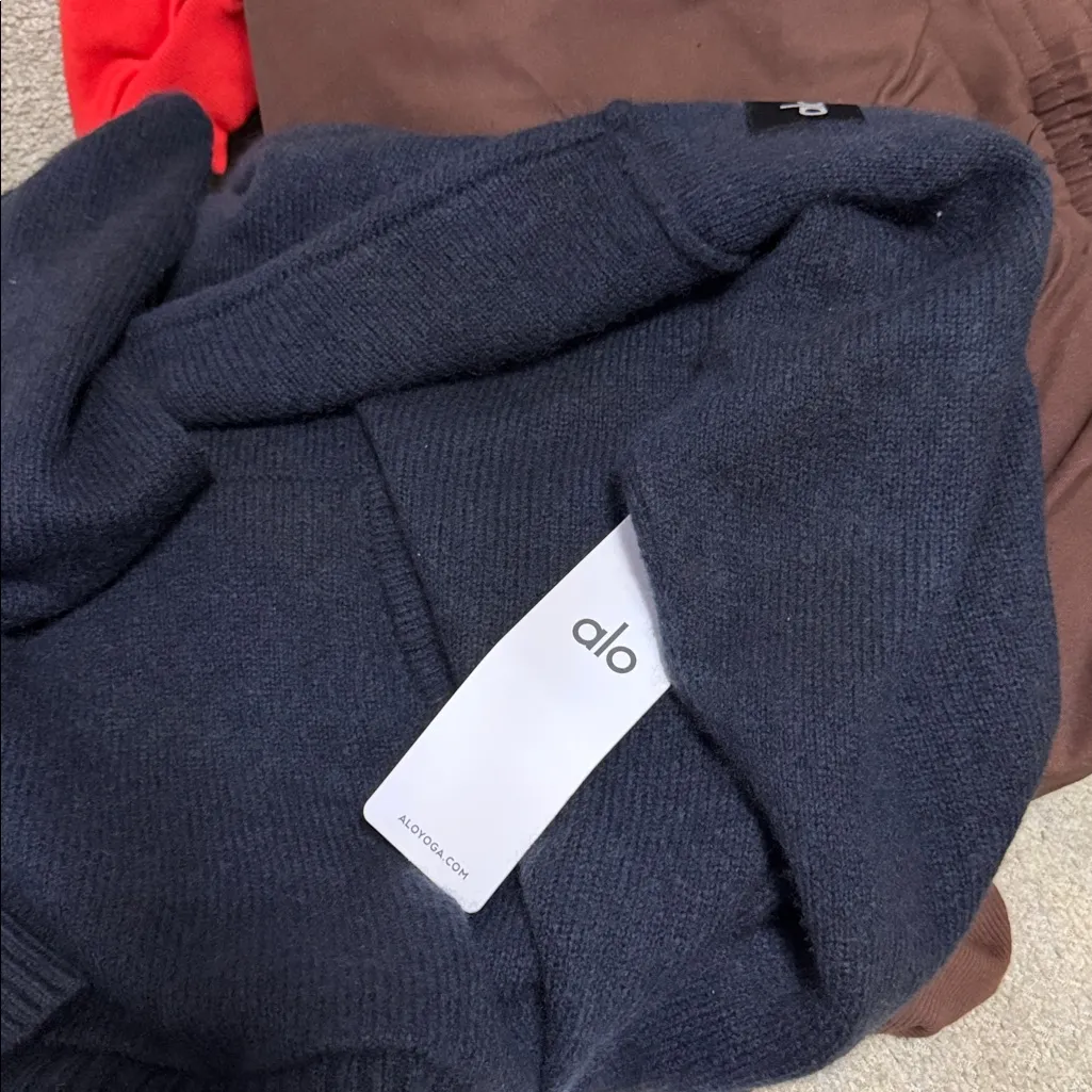 ALO Yoga Black wool cashmere new class hoodie - Image 9