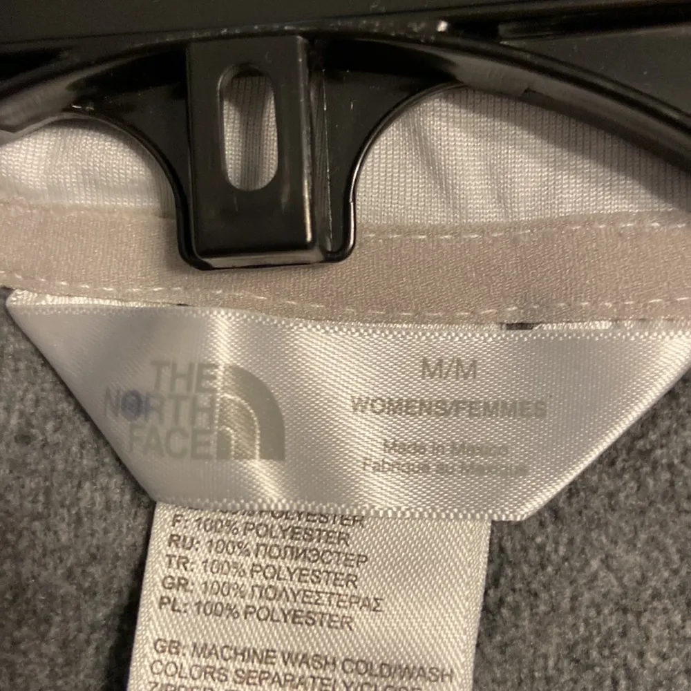 The North Face Hoodie size M BNWOT have two front pockets length 24” - Image 7