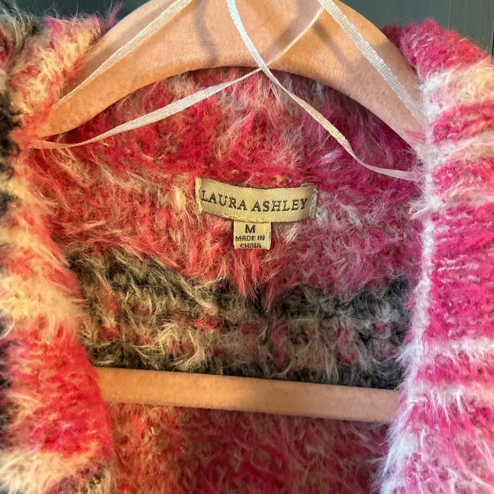 Laura Ashley Pink.Black.White Plaid Sweater Jacket, Size Medium - Image 2