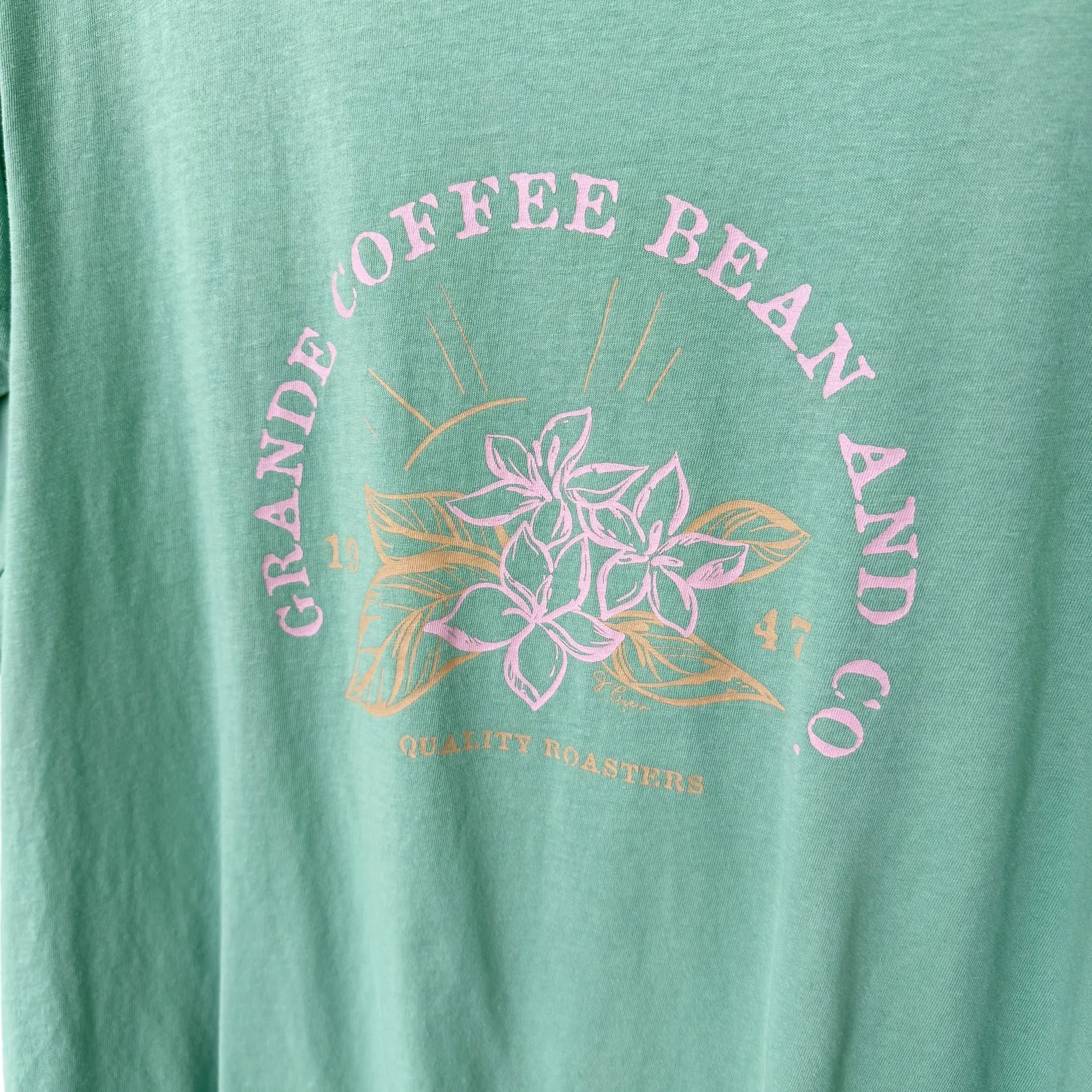[J. Crew] Green Coffee Bean & Co Graphic Collector Tee Short Sleeve T-Shirt 2X - Image 6