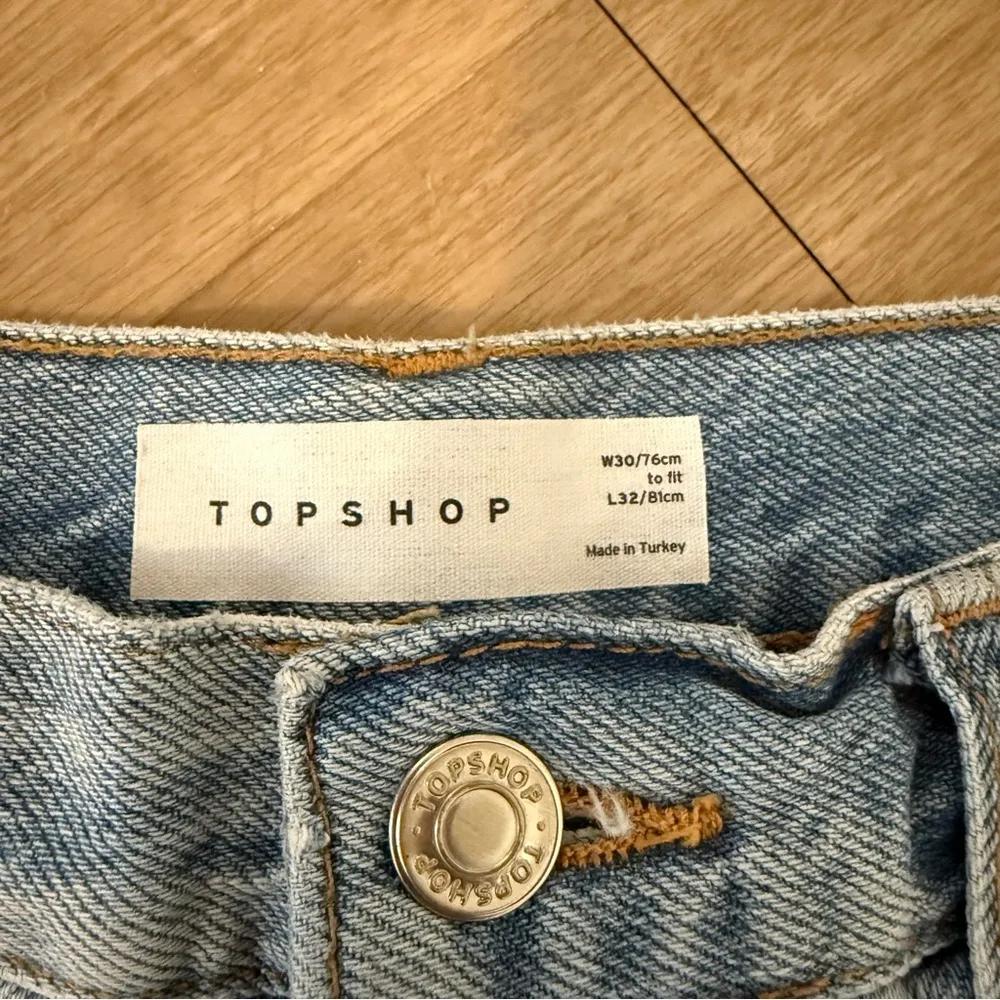 Women's Topshop Light Blue Distressed Ripped Knee High Waisted Jeans - Image 4