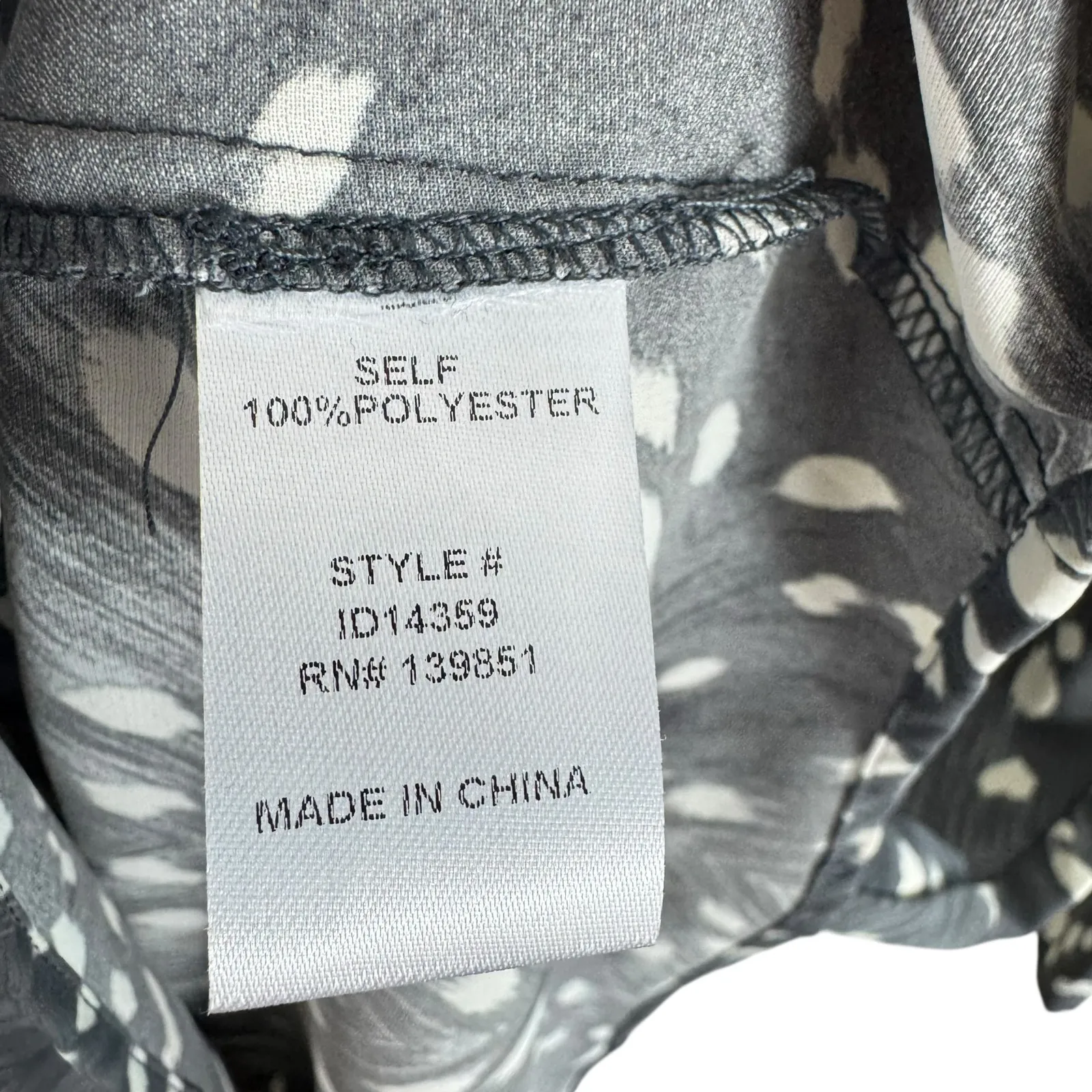 Oddy NWT Boutique Gray White 3/4 Bell Sleeve V - Image 5