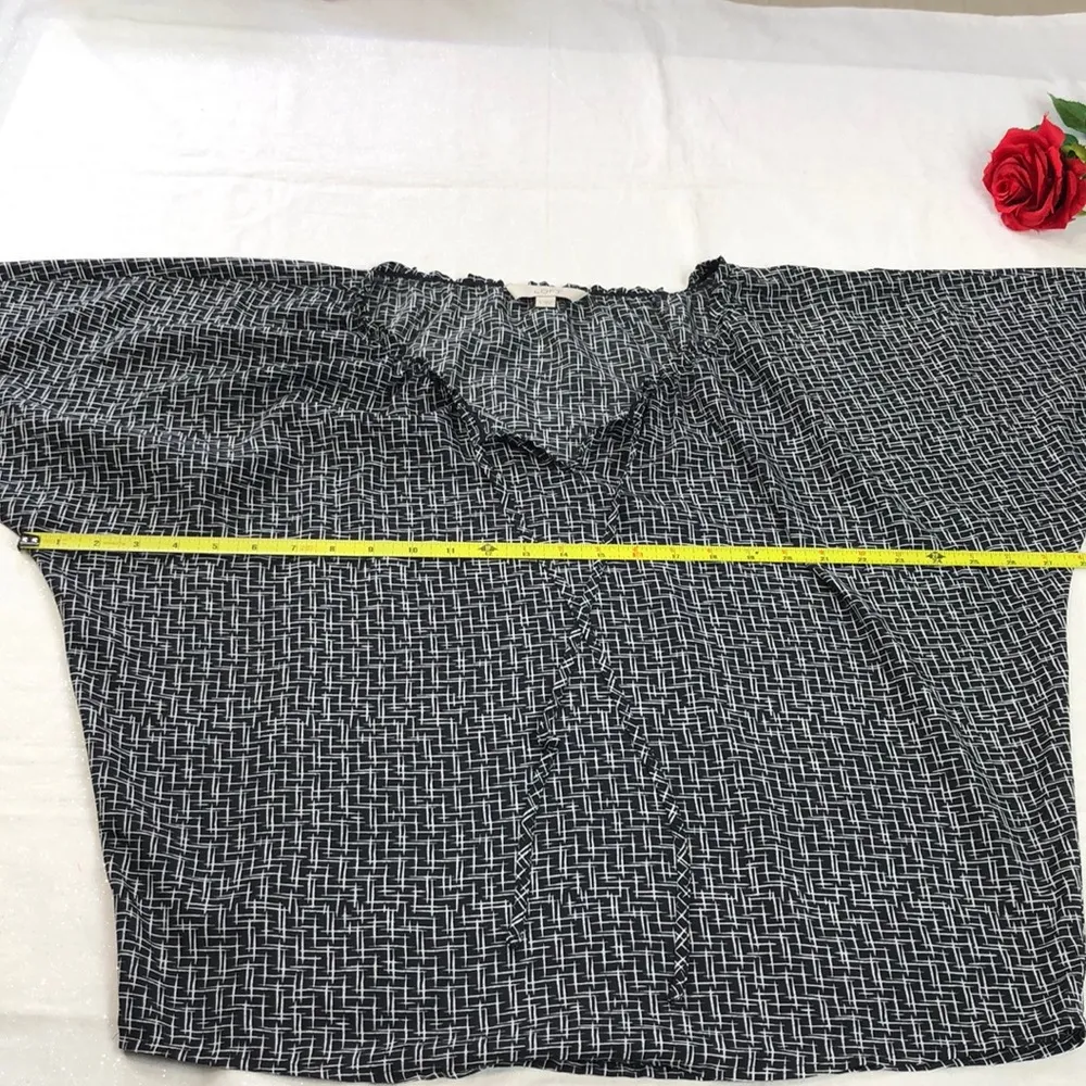 LOFT Black and White Pattern Blouse S Oversized - Image 7