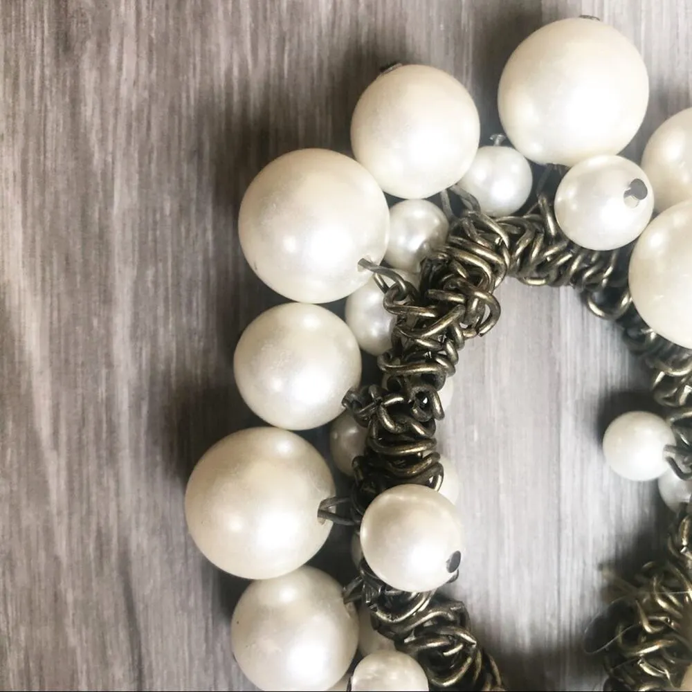 Pearl and Gold Chain Elastic Bracelet White - Image 3