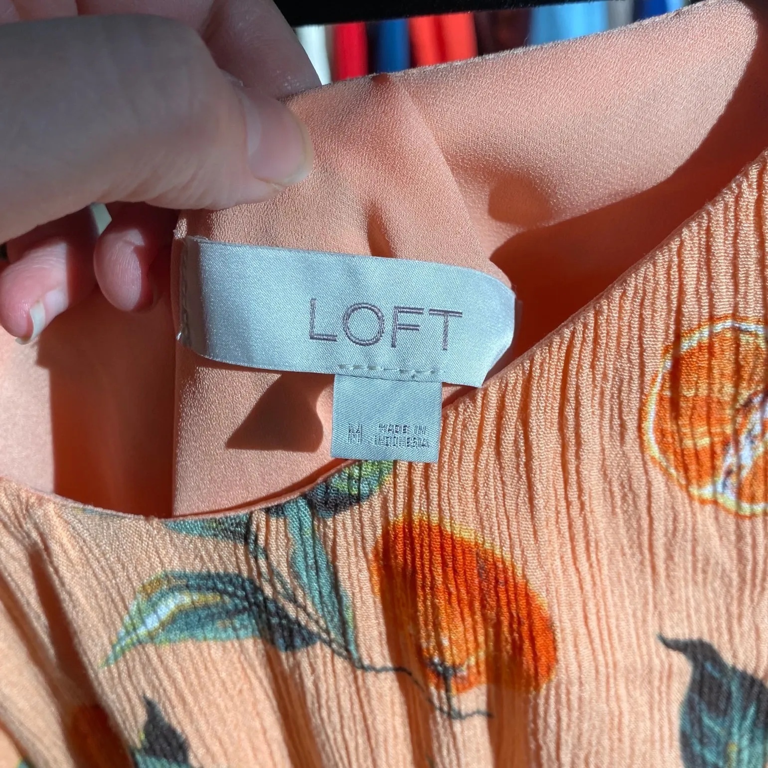 LOFT Floral Orange Fruit Blouse Short Sleeve Top Medium Work Chic Preppy Norm - Image 4