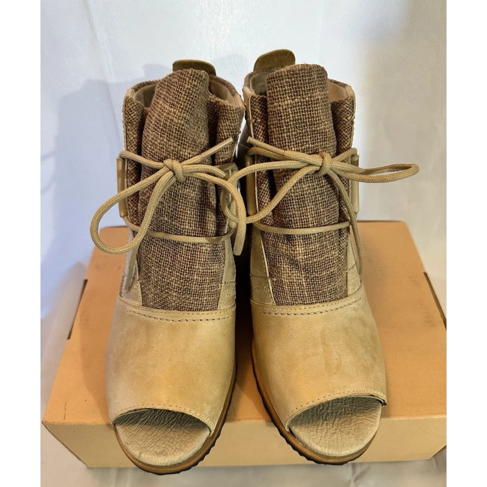 Sorel Joanie Beige Canvas Leather Wedge Heel Lace Up Bootie Sandal Peep Toe Sz 9 - Image 8