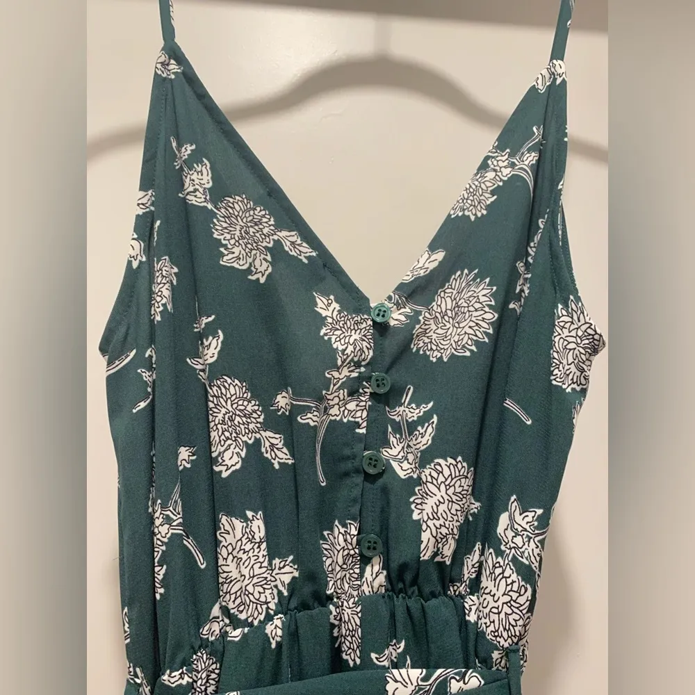 NWOT Lulu's Doyle Green & White Floral Printed Sleeveles Jumpsuit - XS - Image 16