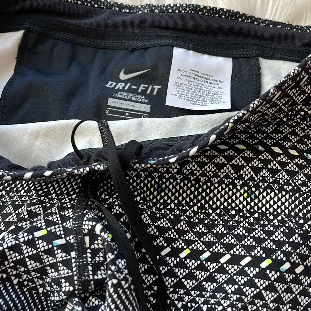 Nike Lux Black White Geometric Running Legging Tight - Image 8