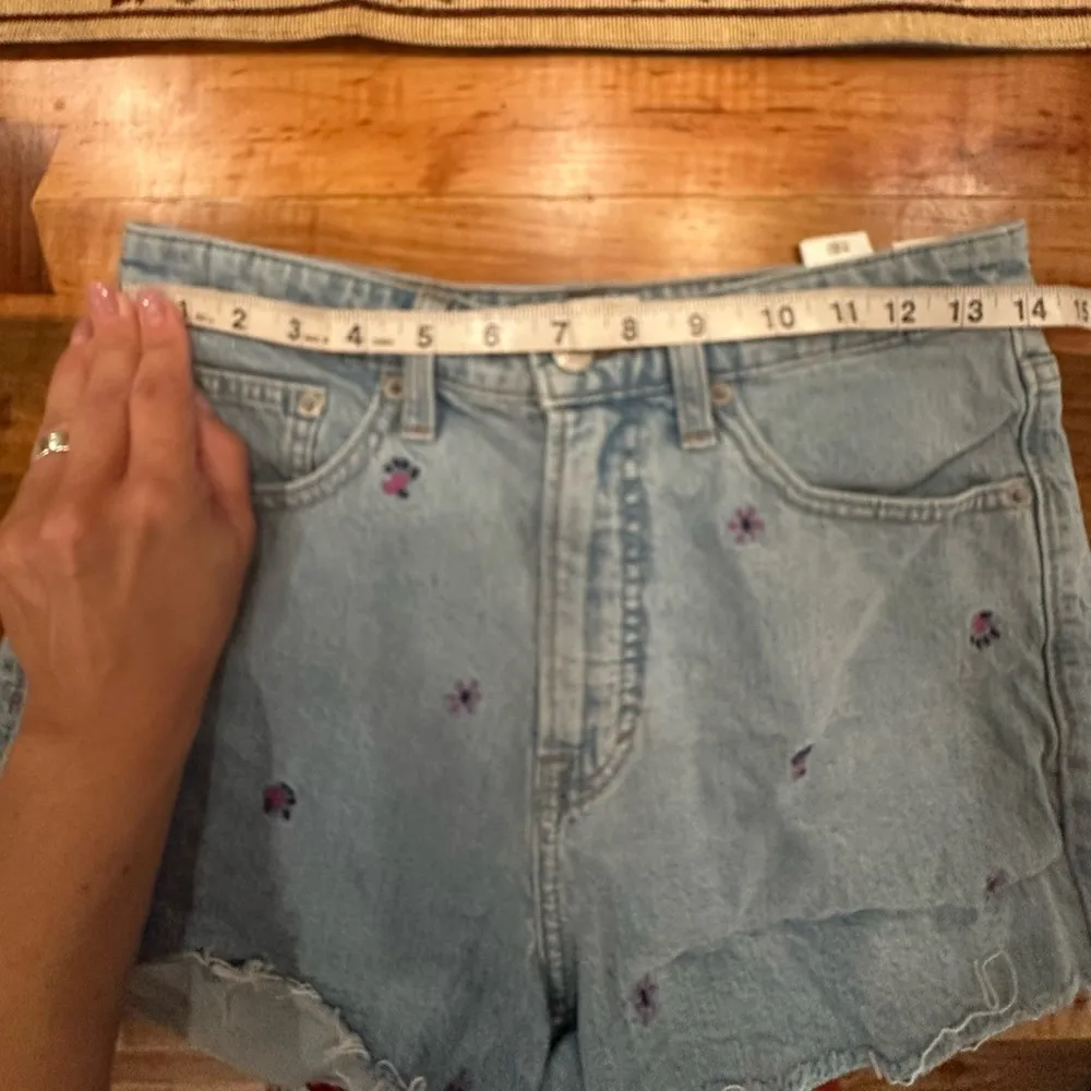 EUC Lucky Brand Bohemian Lucky Pins Jean Short floral Embroidery - Image 8