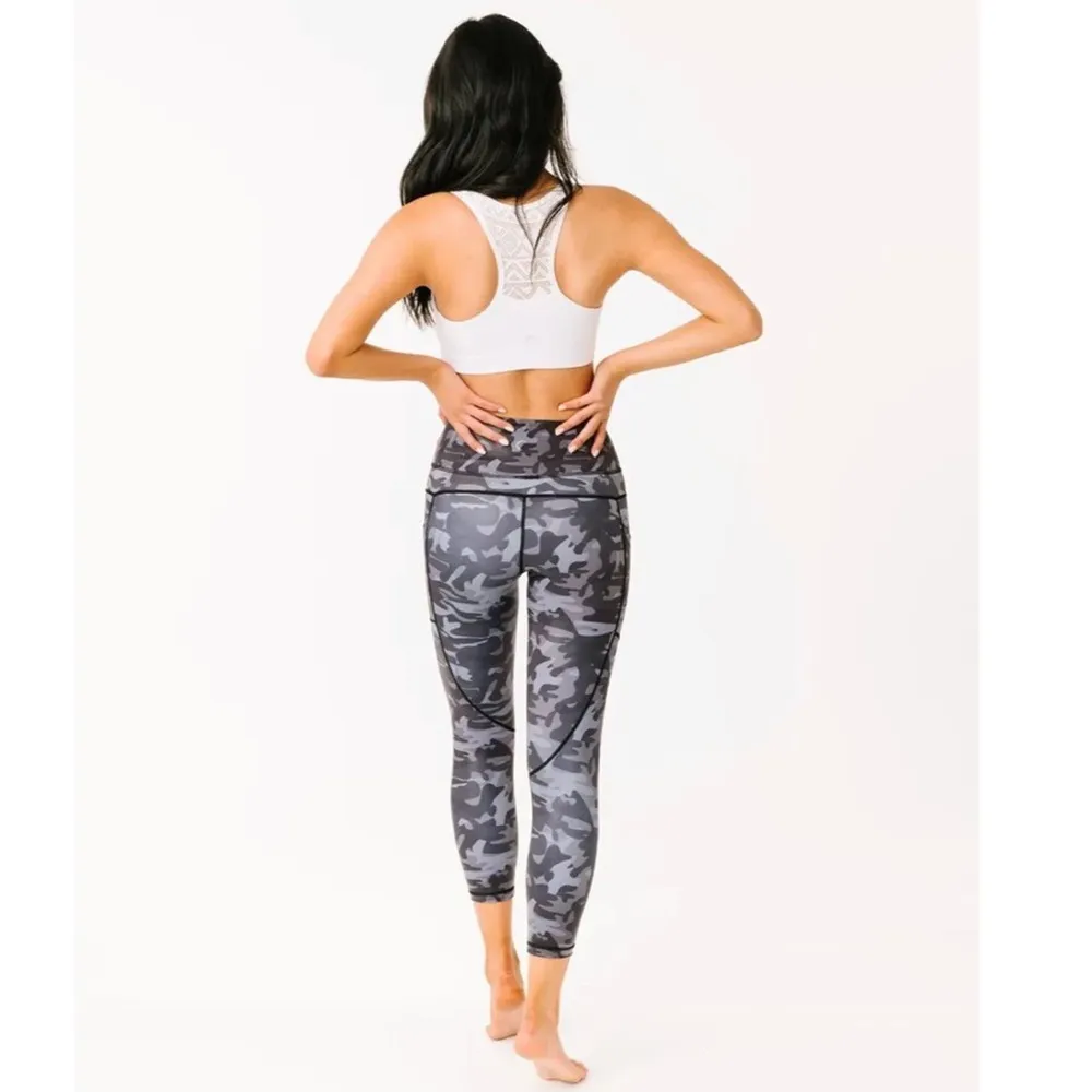 Zyia Active Women’s Size 2 Camo Metallic Pocket Light n Tight Hi-Rise Leggings - Image 9