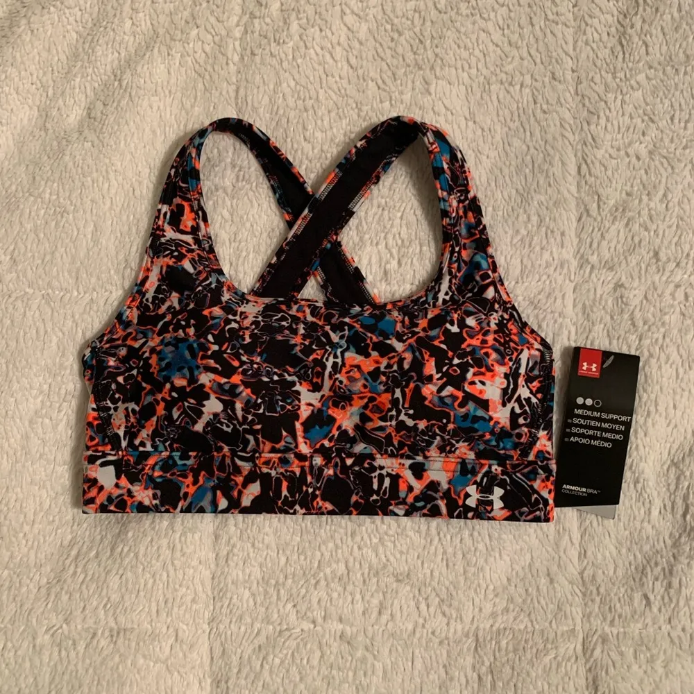 Under Armour Cross-Back Sports Bra - Image 2