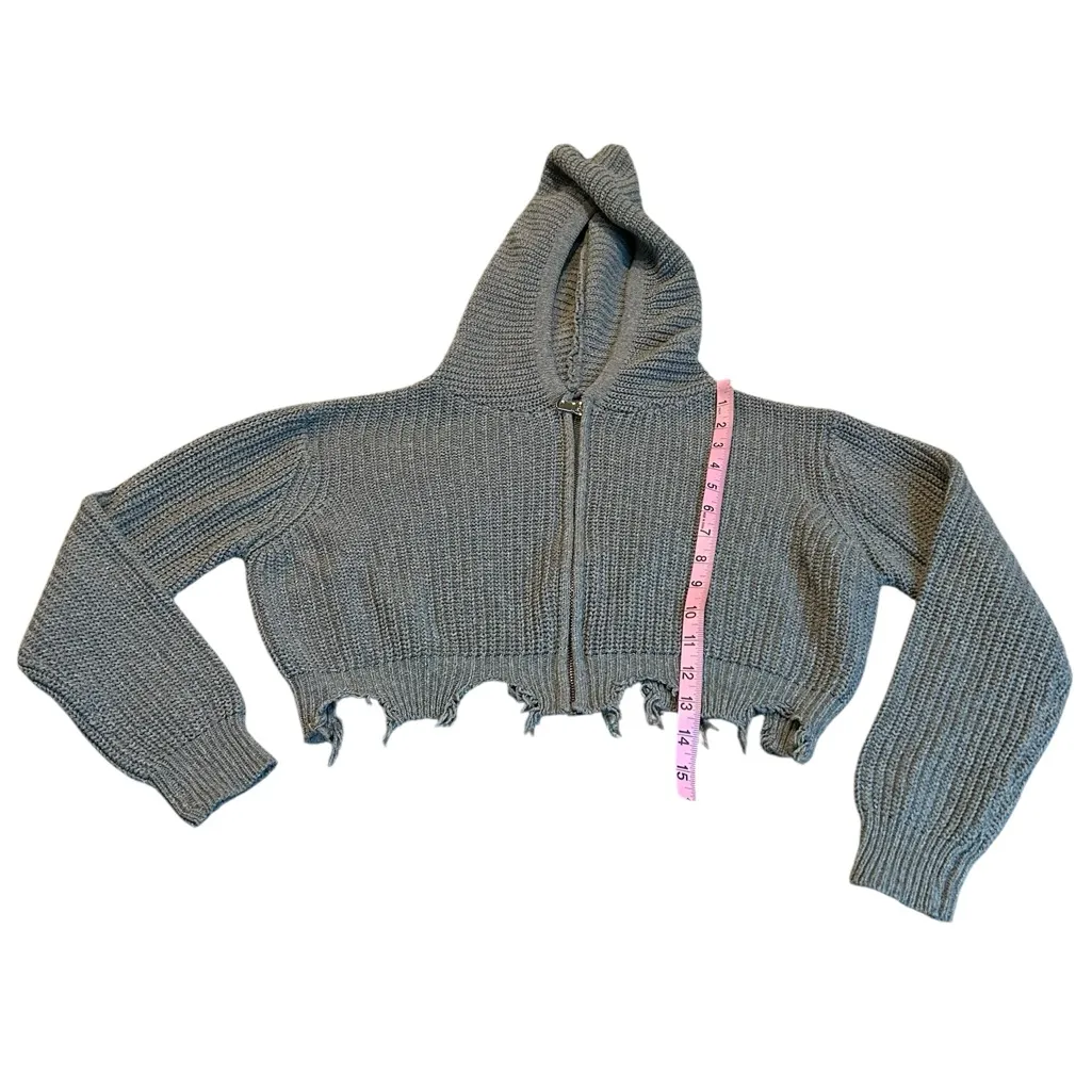 ROMWE cropped distressed hooded sweater - Image 2