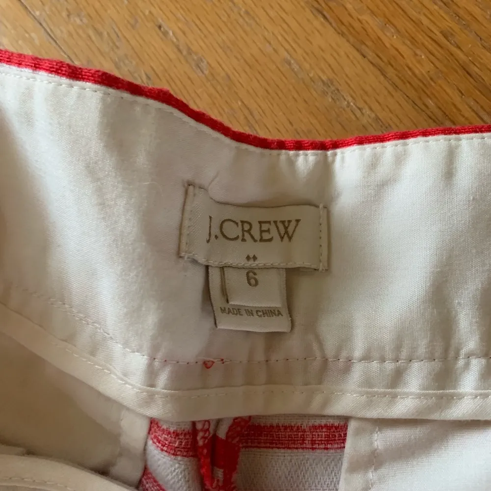 White and red stripe J.Crew shorts size 6 - Image 3