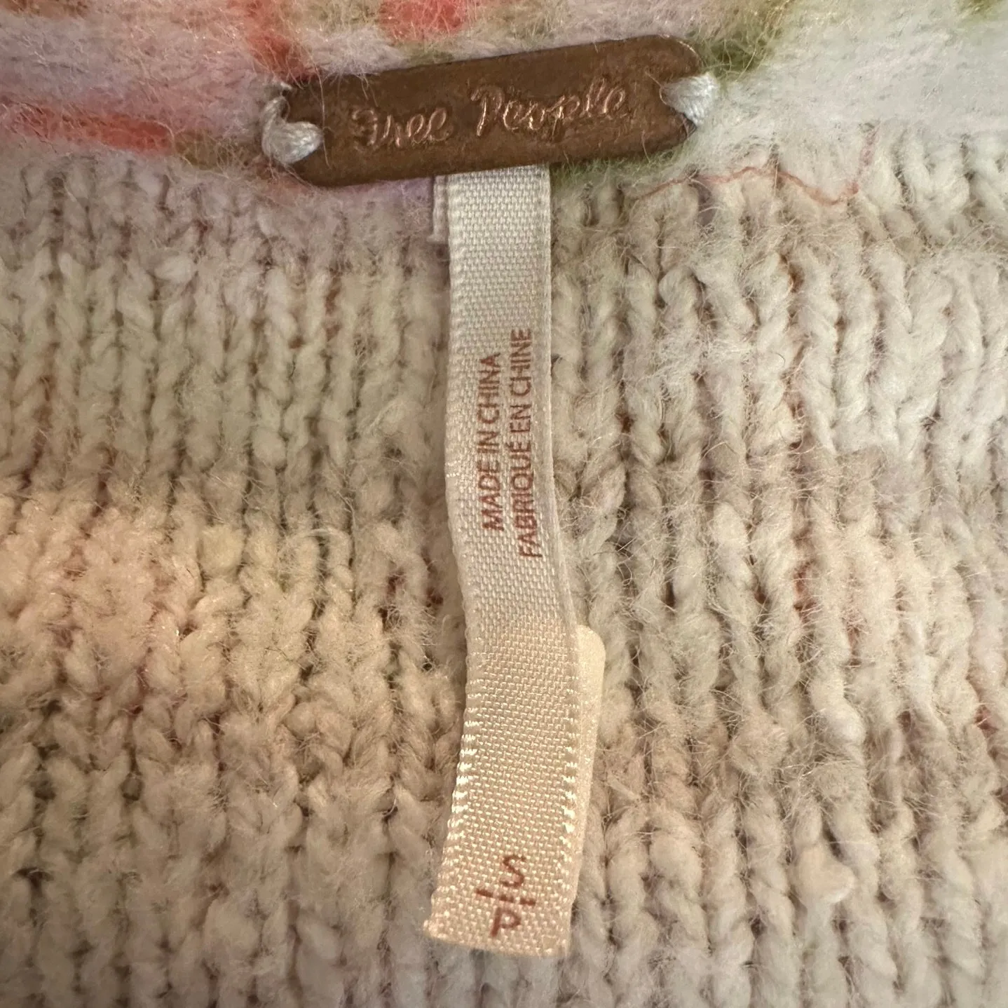 Free People Bed Of Roses Sweater Dainty Cottage Floral V Neck Size Small - Image 11