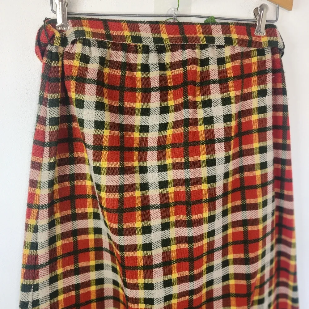 Vintage Wool Plaid A line Maxi Skirt with Belt Elastic Waist Red Size undefined - Image 5