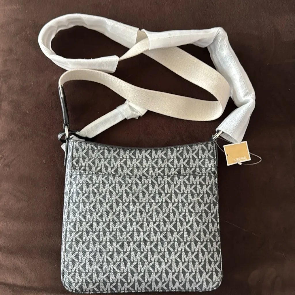 Michael Kors Jet Set Travel Crossbody Black & Silver Bag - Image 9