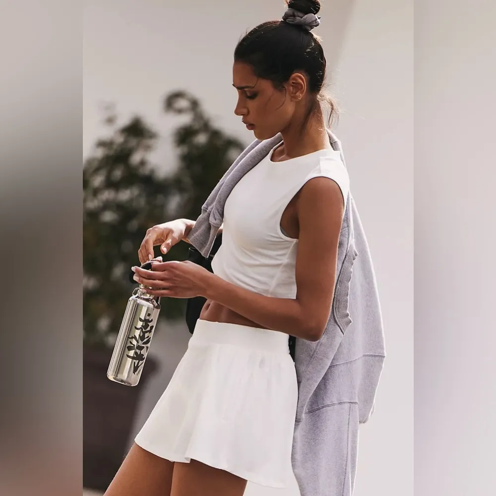 NEW!  MOVEMENT HOT SHOT Skort Set WHITE L Skirt Shorts Crop Muscle T - Image 3