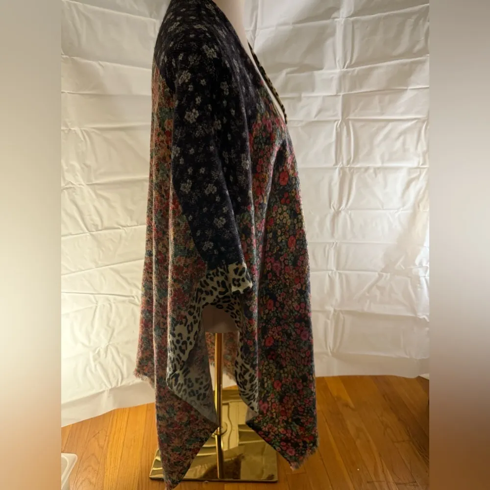 Vilagallo Floral and Leopard Print Shrug Pink Size undefined - Image 2