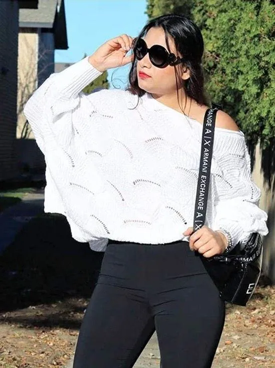 Scalloped Trim White Sweater Size XL - Image 3