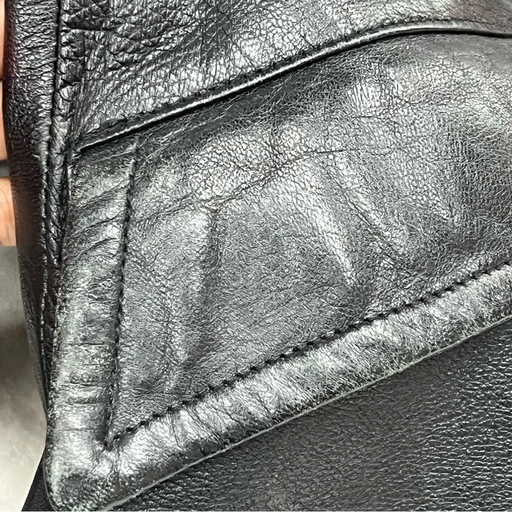 Vintage 2000 Sassoon’s blazer style black distressed medium leather jacket - Image 12