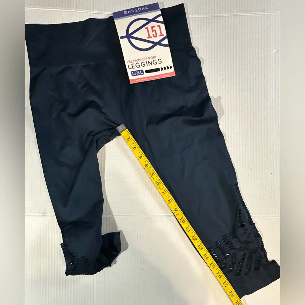 One5One Women Navy Blue Eyelet Hem Cropped Activewear Casual‎ Leggings L/XL - Image 8