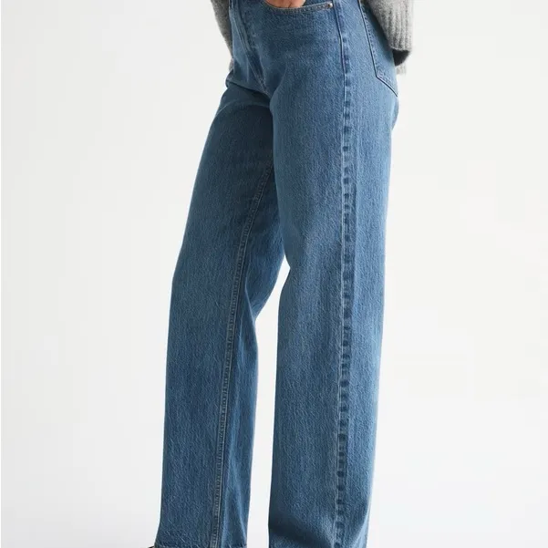 Abercrombie & Fitch The Loose High Rise Jean Sz 28 Medium Wash straight leg - Image 4