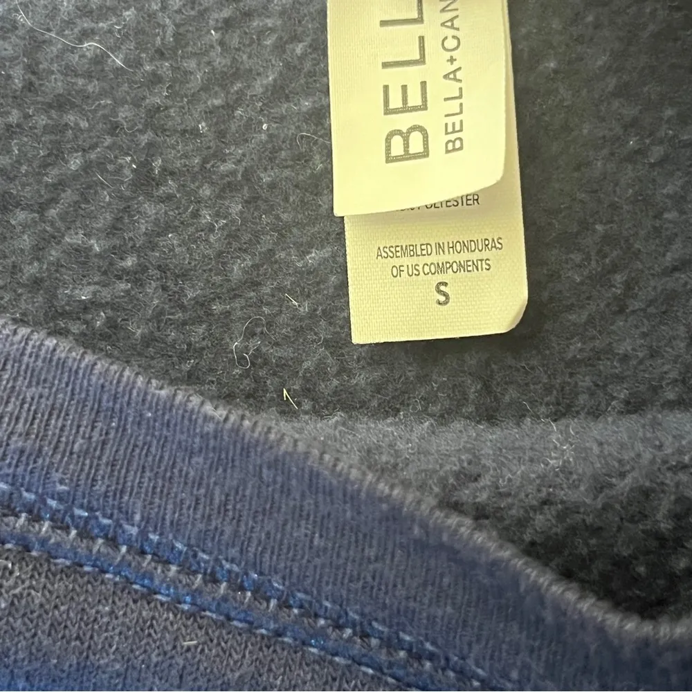 Sarah Marie Running Brunch Wide Neckline Sweatshirt Navy Blue Gold Small - Image 6