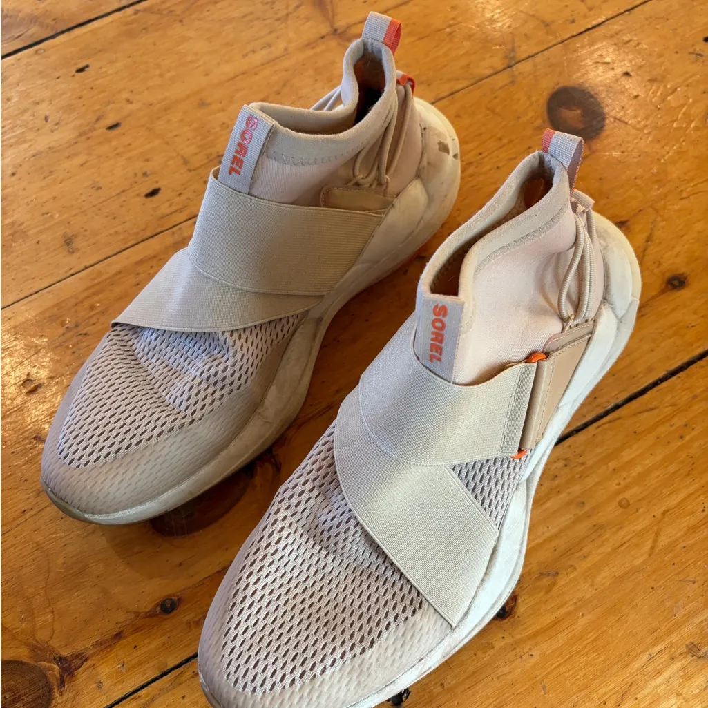 Sorel Explorer Defy Mid Shoe size 11 - Image 2