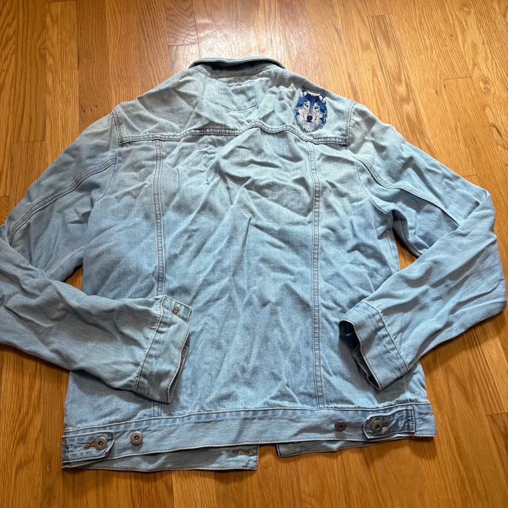 Jean Denim Jacket Y2K Wolf Patch Light Blue WashGrunge Punk Classic Basic Sz M/L Size M - Image 8