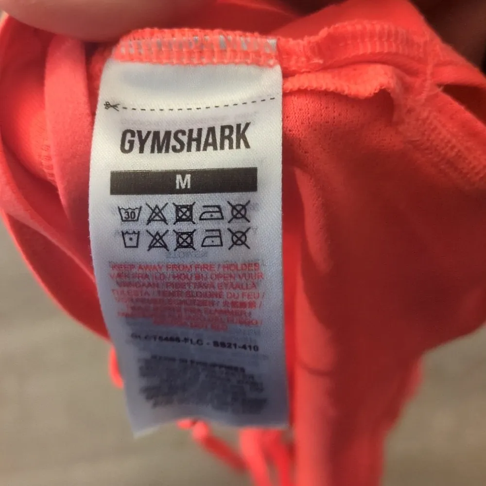 Gymshark pulse crop top size medium - Image 4