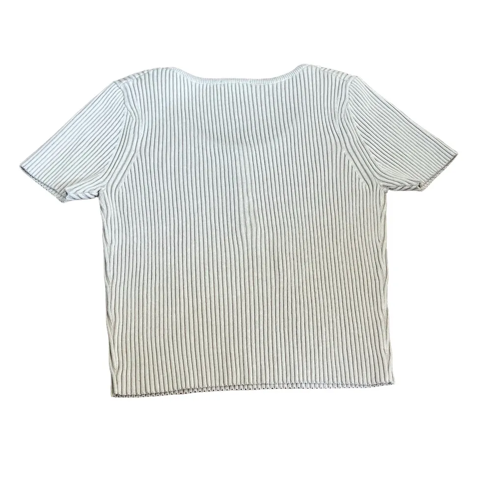 GU Global Women’s Cream Ribbed Button - Image 2