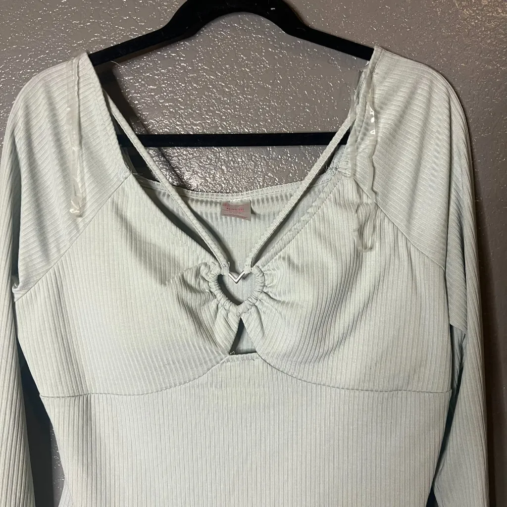 No Boundaries Heart Ring Cutout Long Sleeve Top - XL - Image 3