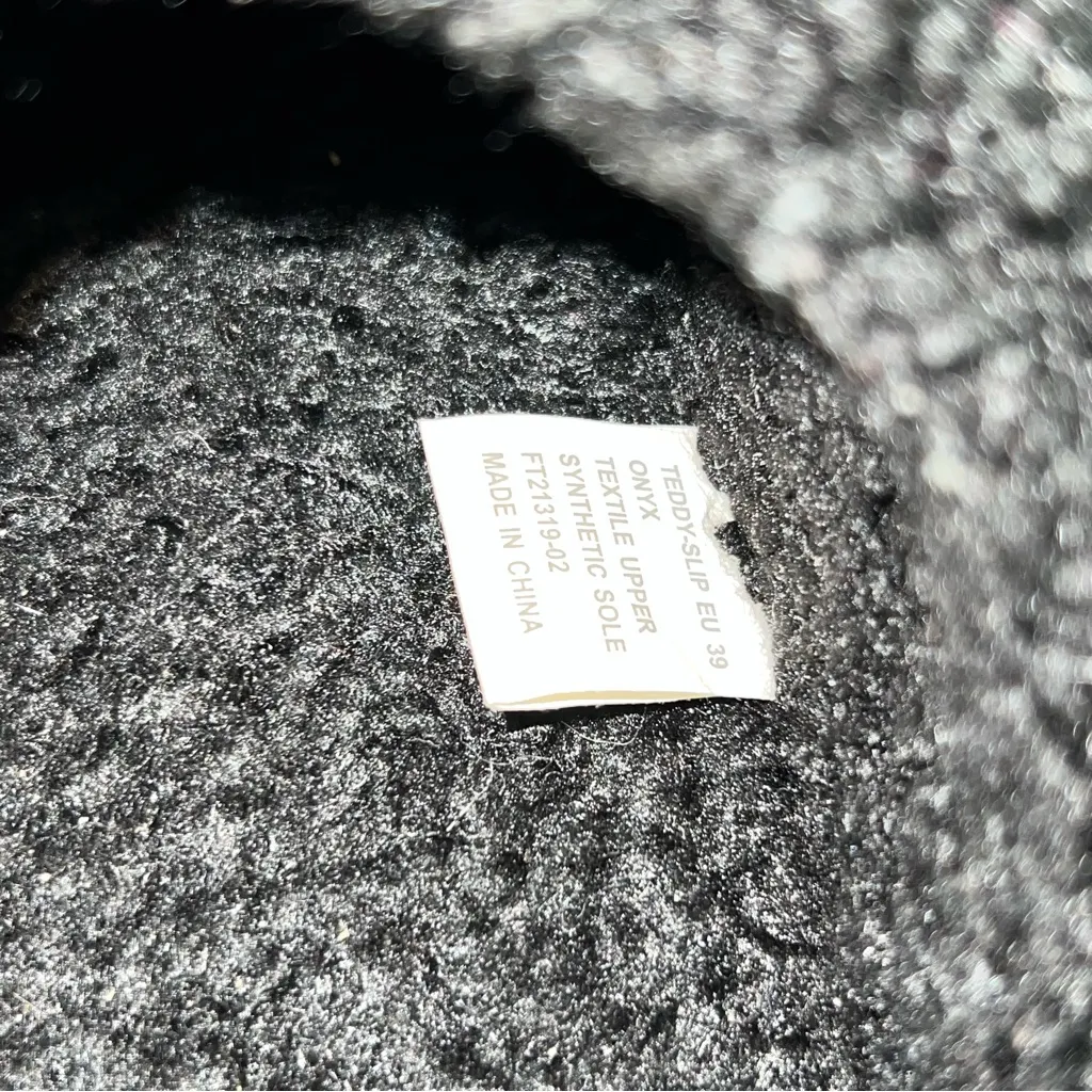 Skims Teddy Slipper in Onyx Black Women’s Size 9 | Skims Teddy Slippers - Image 3