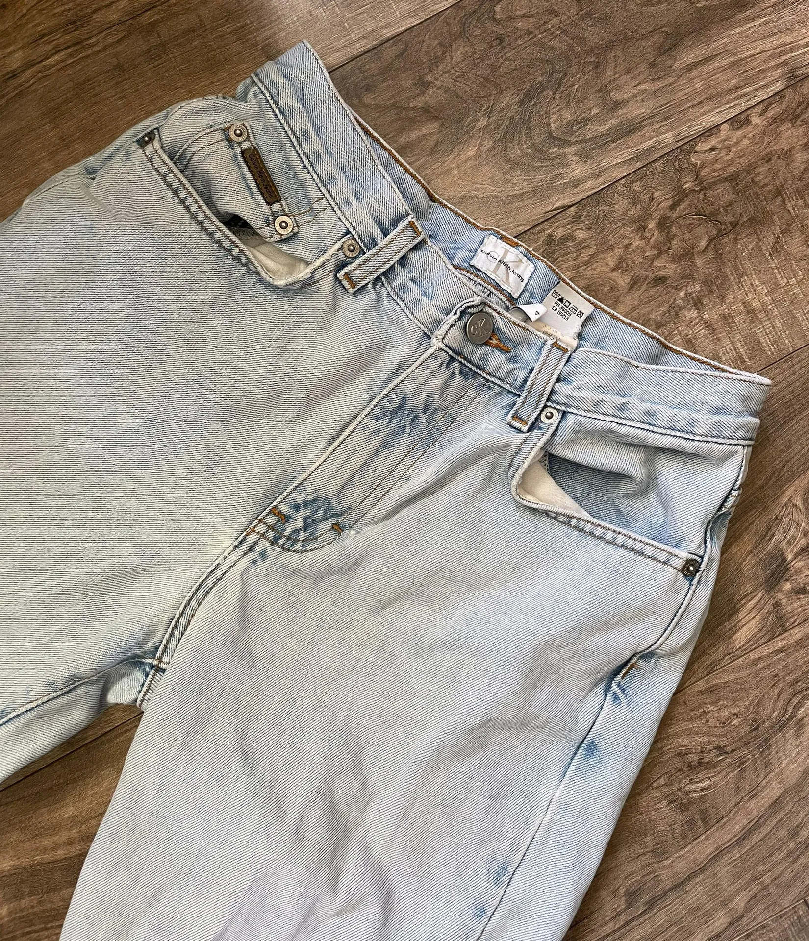 Calvin Klein Mom Jeans - Image 3