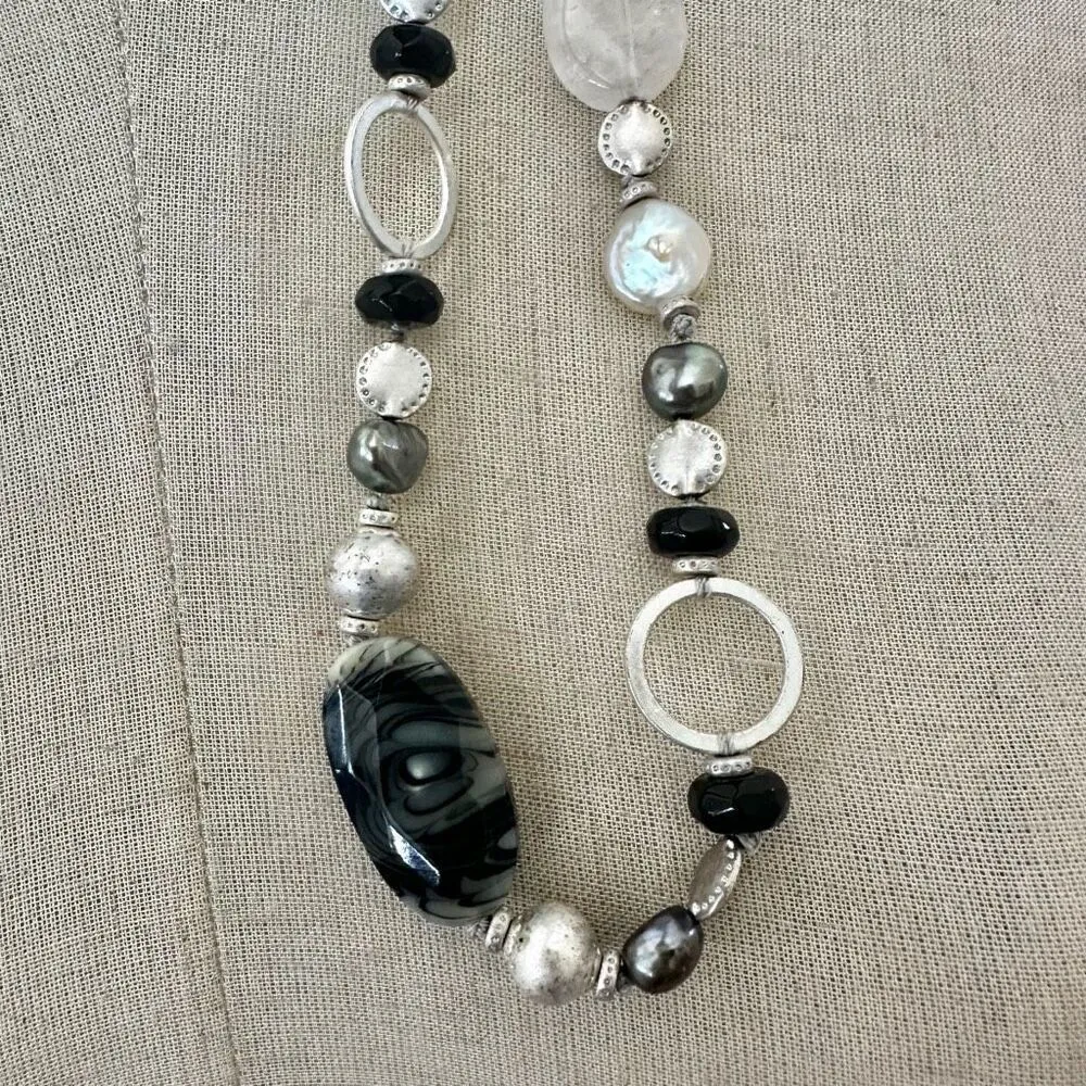Stella & Dot Necklace Silver Tone Rock Crystal & Onyx Freshwater Pearl Necklace - Image 9
