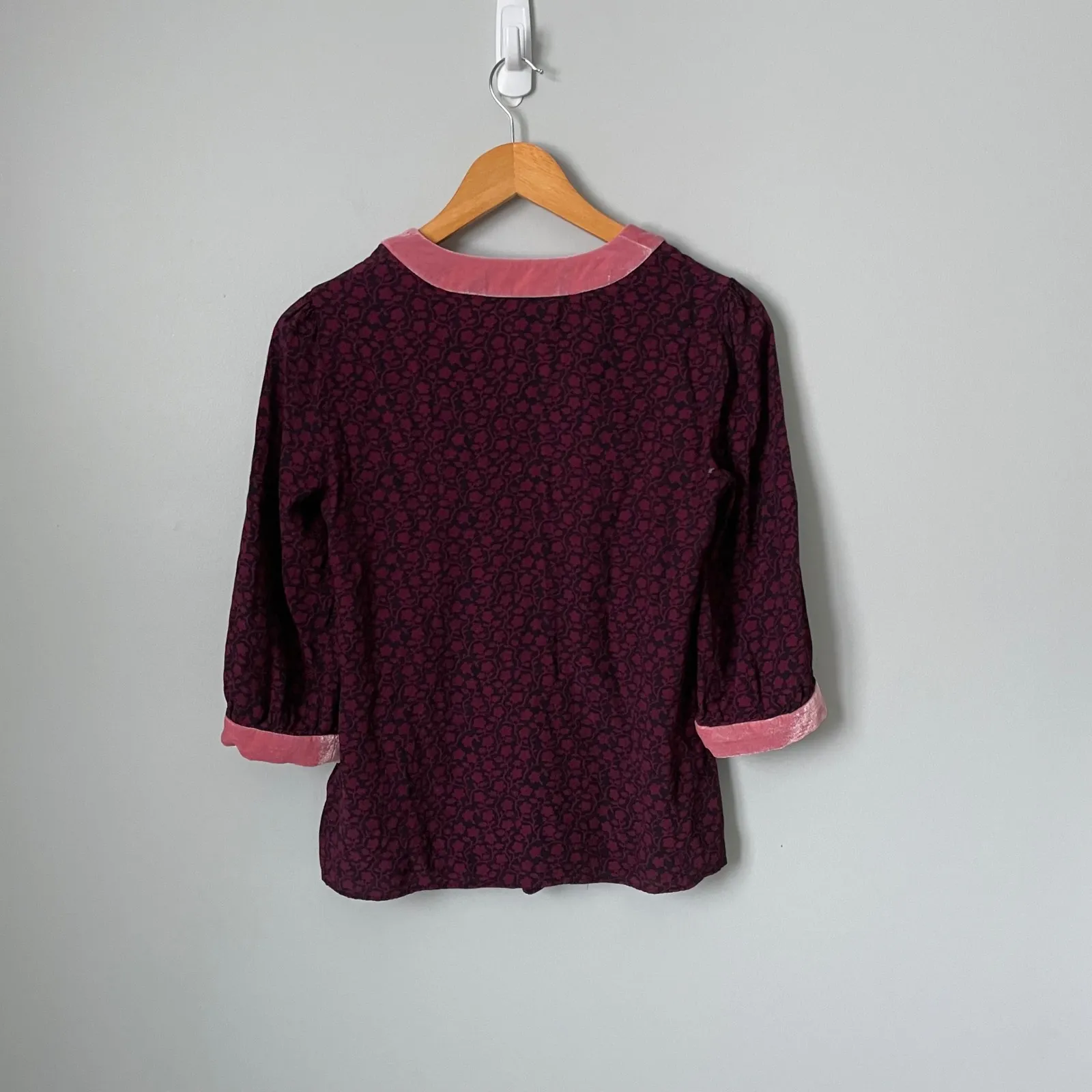 Boden Burgundy Floral Velvet Trim V Neck Tunic Top 3/4 Sleeve Size Women's 2 Purple - Image 2