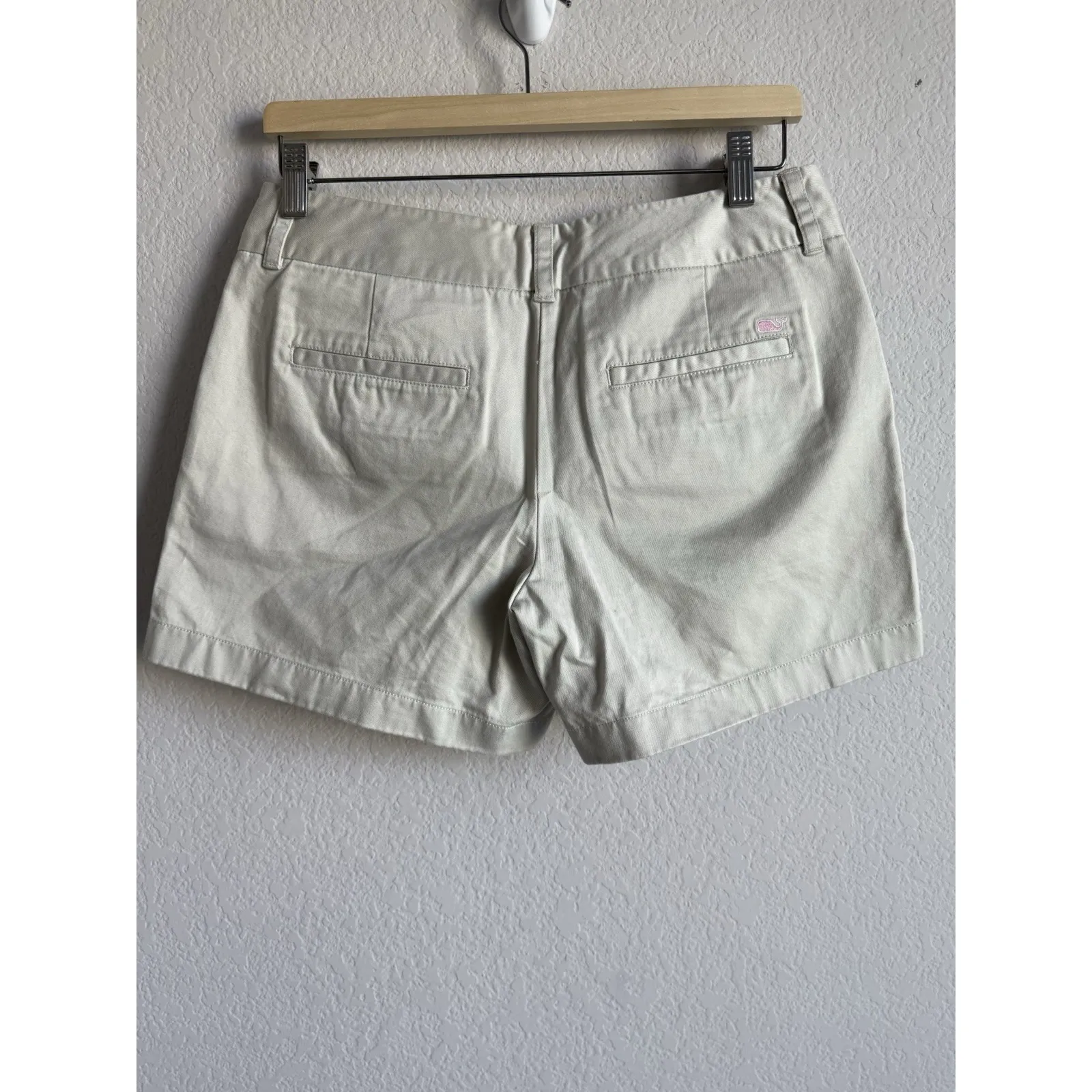 Vineyard Vines Khaki Chino Stretch Shorts Pink‎ Whale Logo Women's Size 6 - Image 2