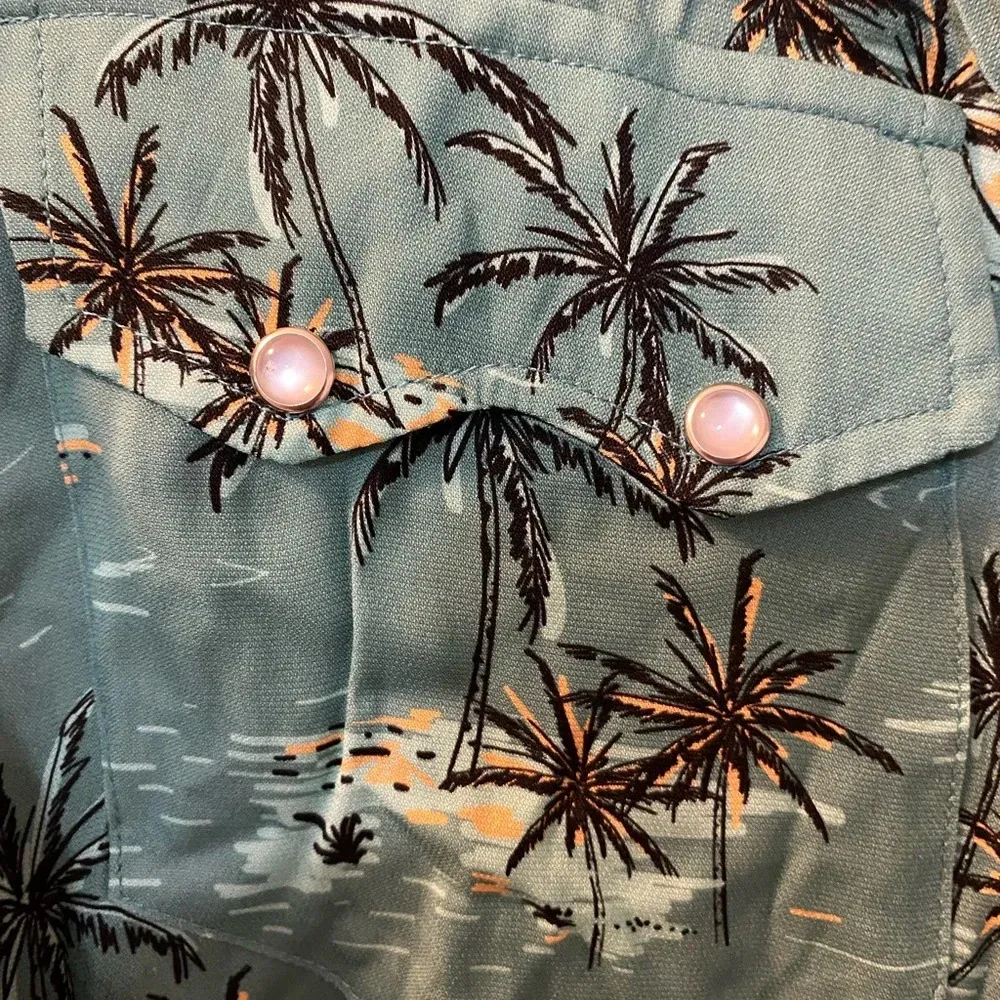 Sandrine Rose x Free People size small. Green Hawaiian theme w/embroidered back - Image 4