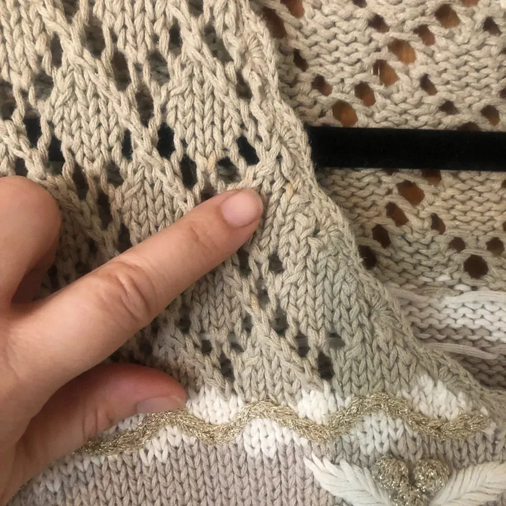 Vintage 90s tan cream Floral Fall Holiday Embroidered Knit sweater Gold poms Size M - Image 7