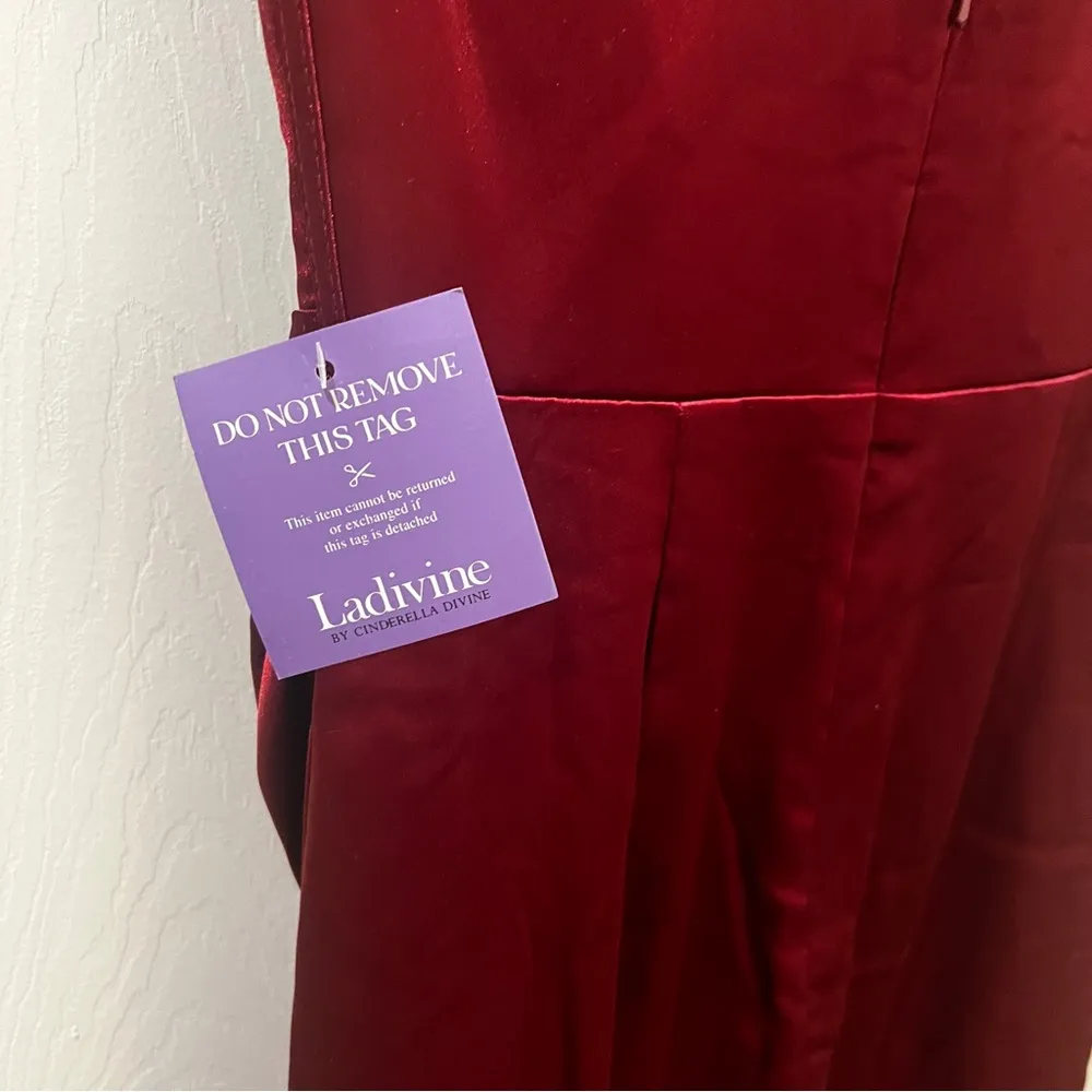 NEW LaDivine By Cinderella Divine NWT size 4 Red - Image 4
