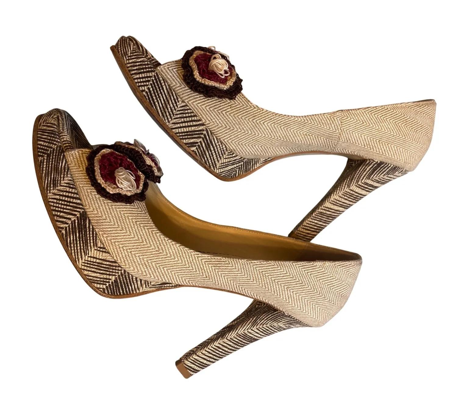 Kurt Geiger Heels Size 38 Beige Herringbone Crochet Flower Stiletto Pumps 7.5-8 - Image 1