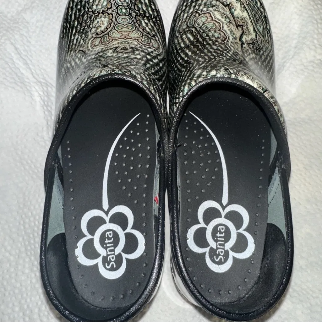 Womens Sanita Brown/Teal/Black Paisley Clogs Shoes, Preowned sz 7.5 US Eur 37 Silver - Image 3