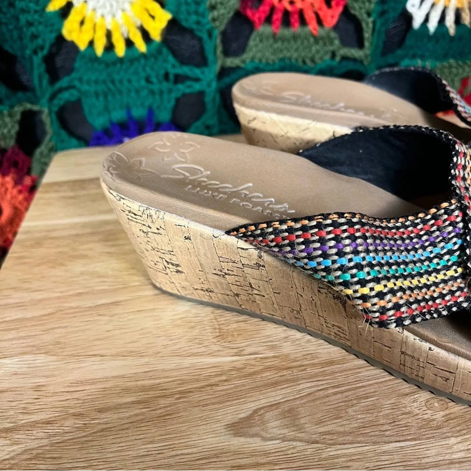 Skechers Luxe Foam Multi Color‎ Strap Wedge Size 10 - Image 7