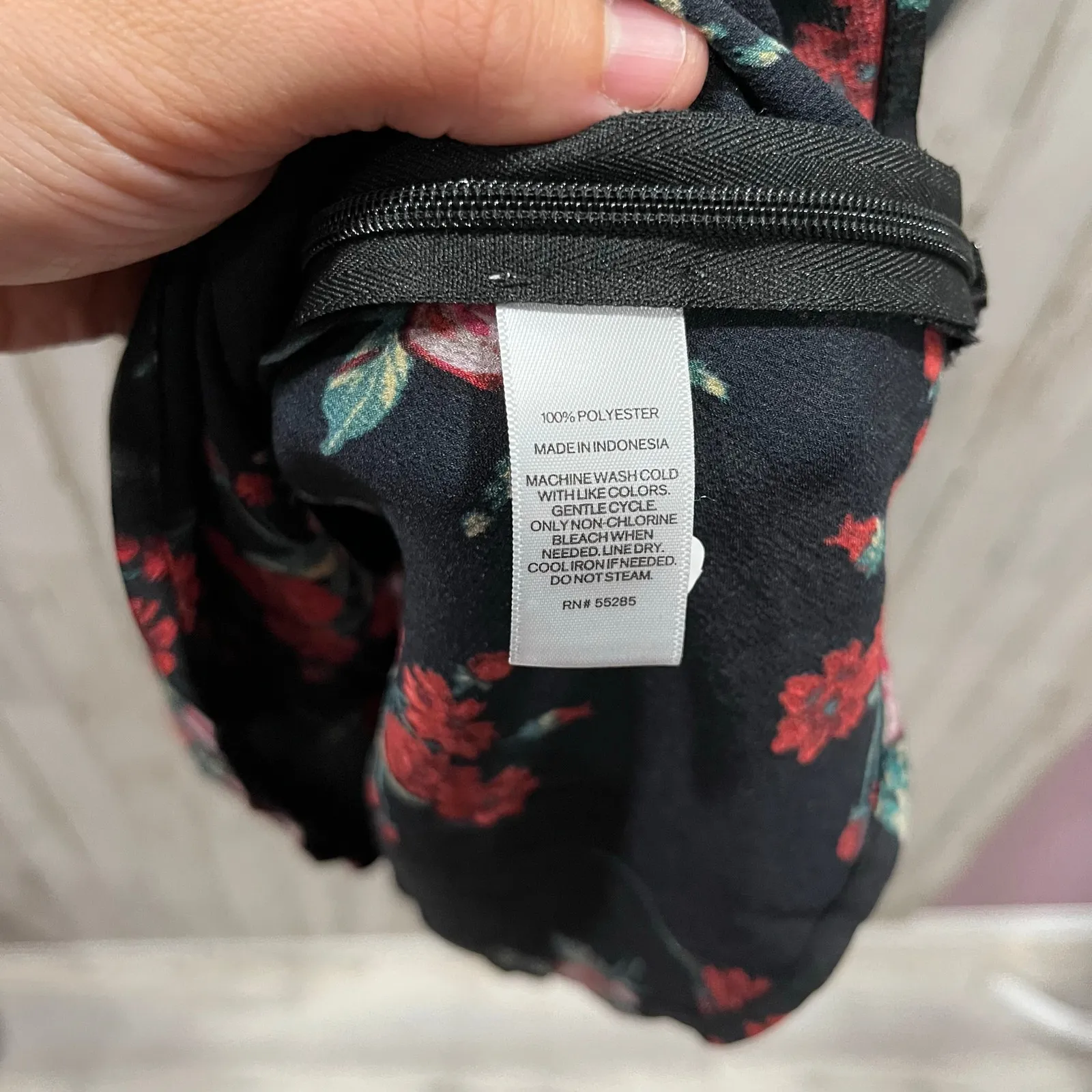 Express Black Rose Red Floral Peplum Tie Back Dark Floral Top Goth Whimsy Small - Image 5