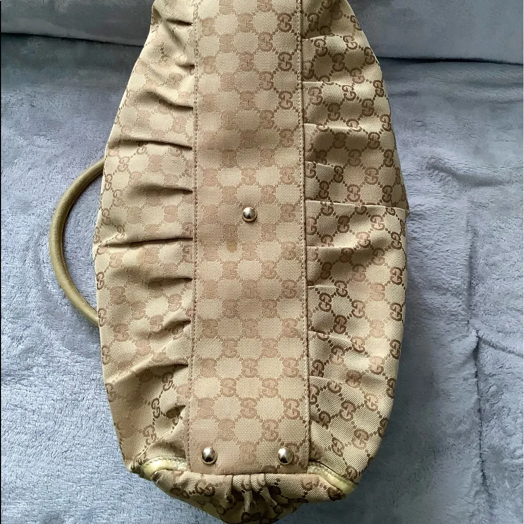 GUCCI canvas GG monogram tote bag 🌼🌻 - Image 15