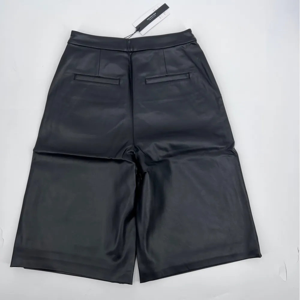 Who What Wear NWT Chreene Faux Vegan Leather Shorts in Black Size Small - Image 4