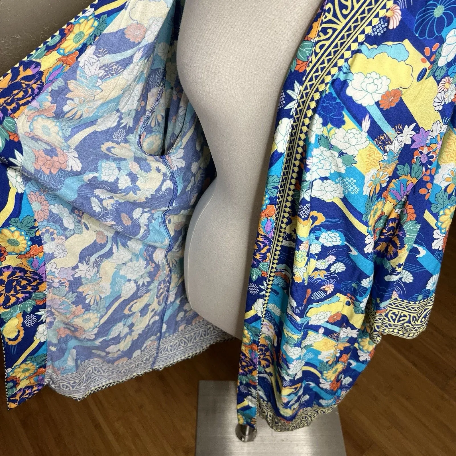 Soft Surroundings Topper Kimono S/M Royale Blue Pyrenees Vibrant Florals Boho - Image 6