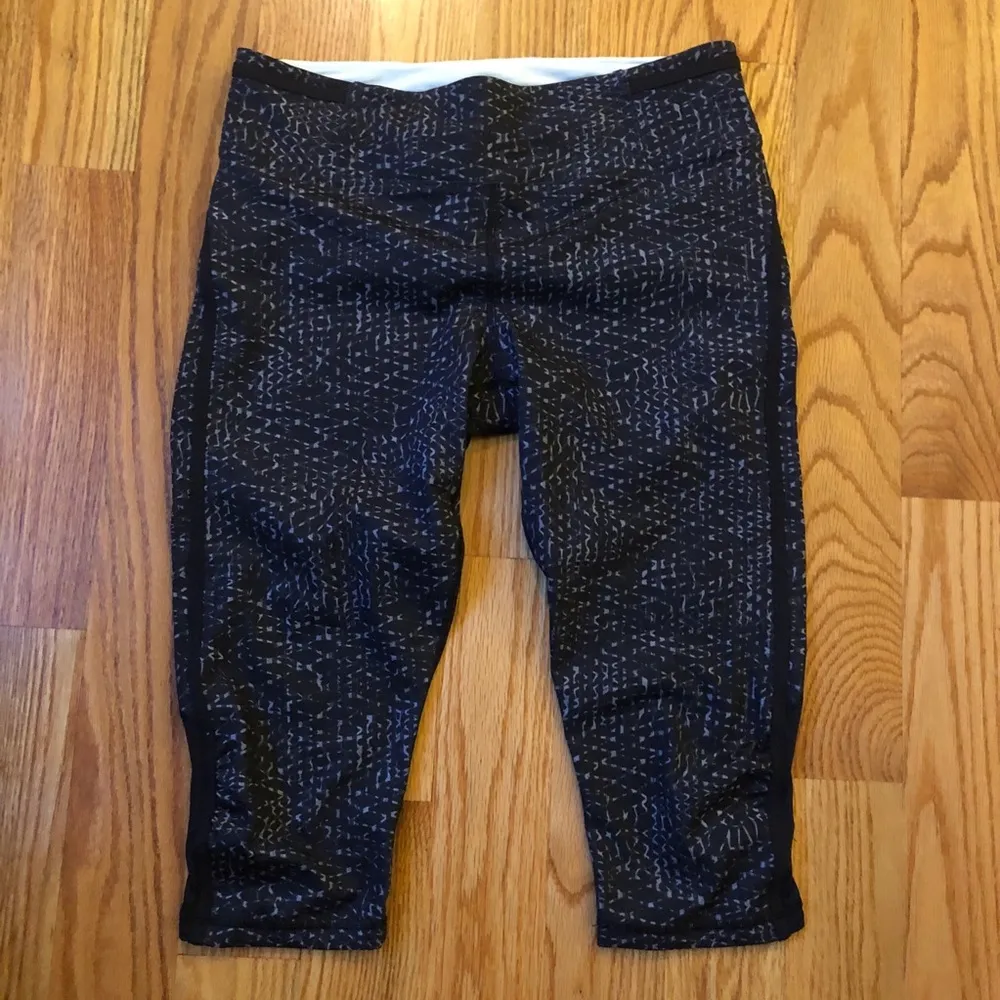 Lululemon real quick crop leggings size 10 - Image 5
