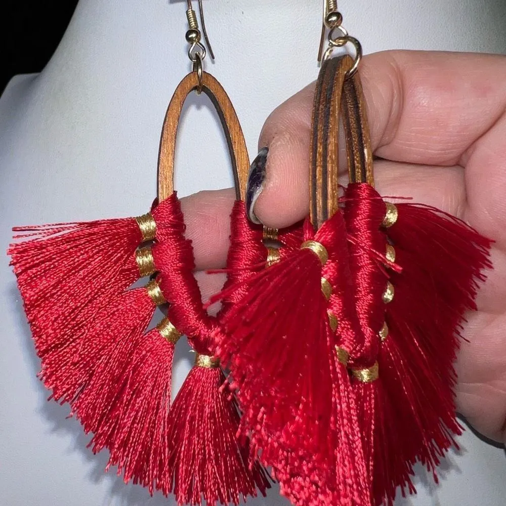 Boho‎ Ethnic Fringe and Wood Chandelier Earrings Red - Image 7