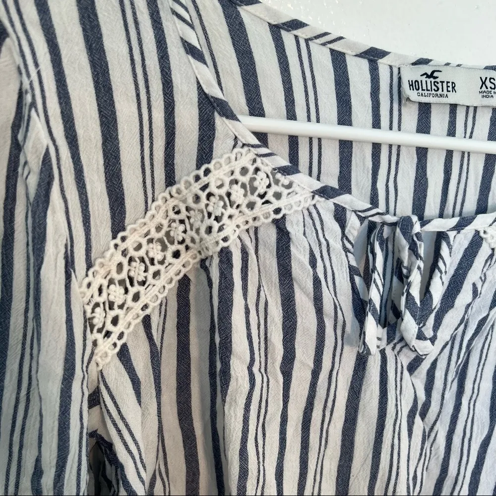 Hollister Cropped Long Sleeve Top White Blue/Gray Stripes - Image 7